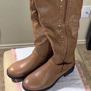 BROWN KNEE HIGH BOOTS